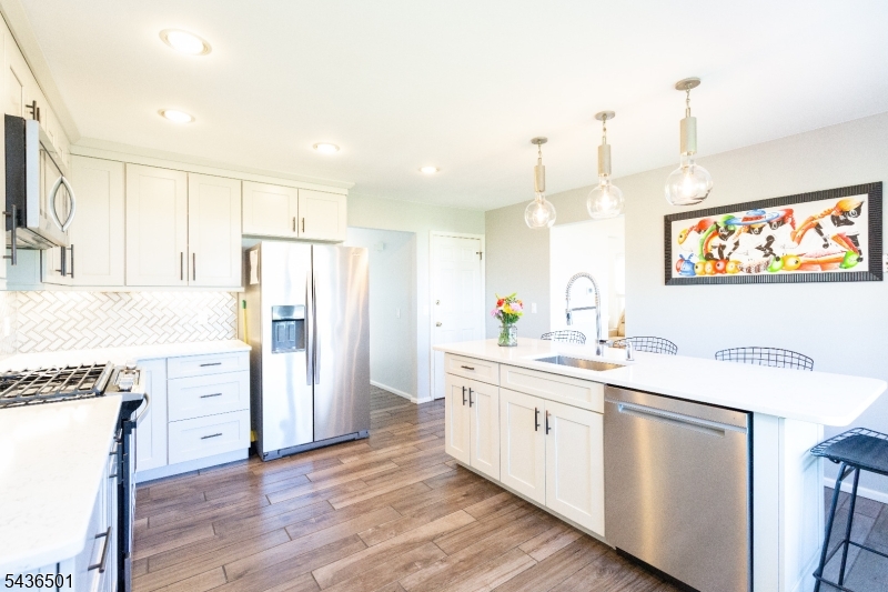 80 Sturbridge Dr