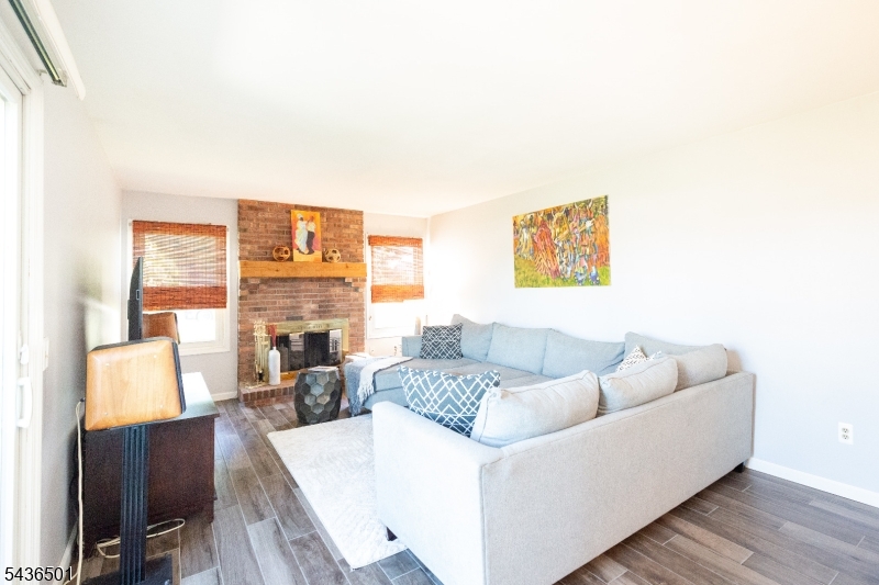 80 Sturbridge Dr