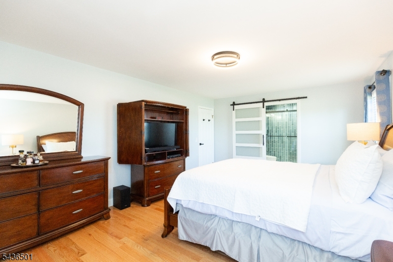 80 Sturbridge Dr