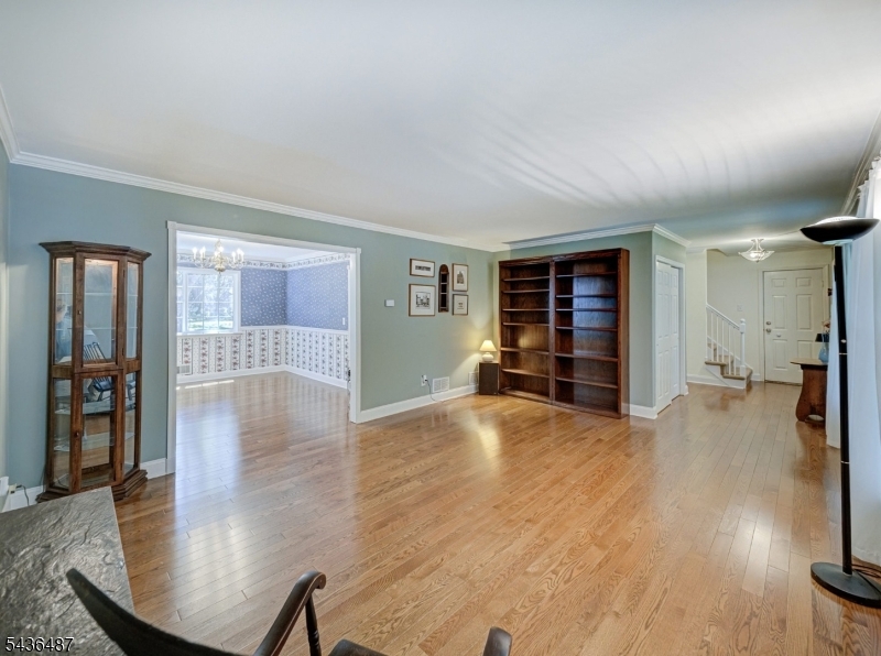 9 Chestnut Pl