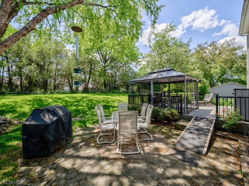 9 Chestnut Pl