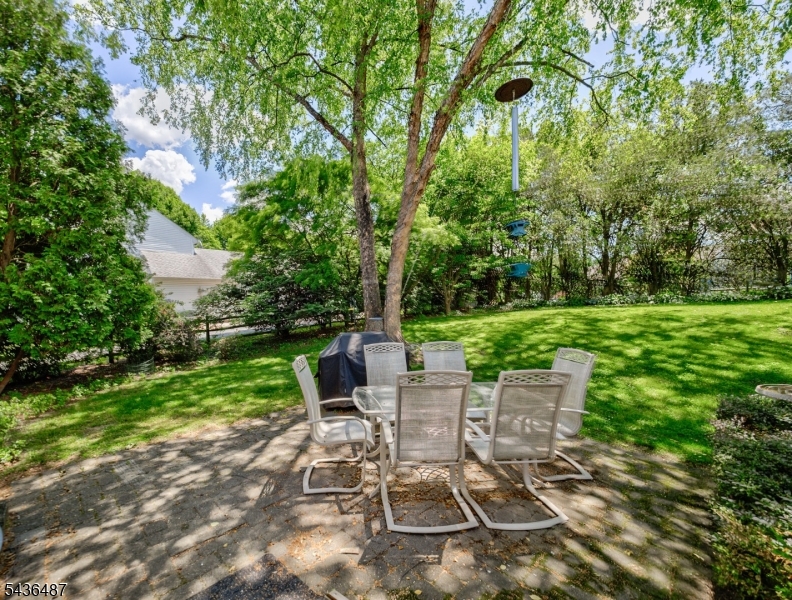 9 Chestnut Pl