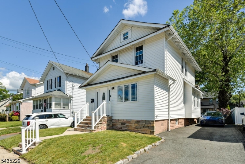 278 Centre St