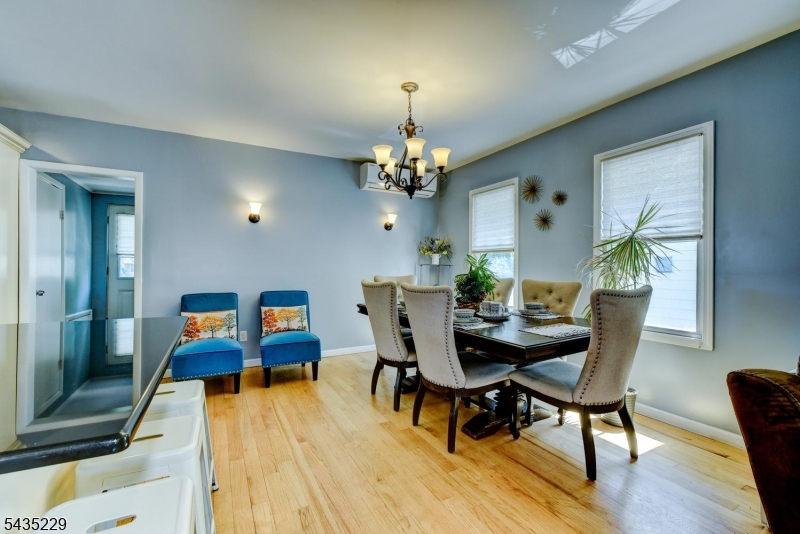 278 Centre St