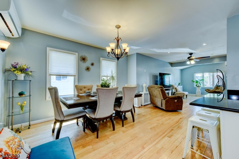 278 Centre St