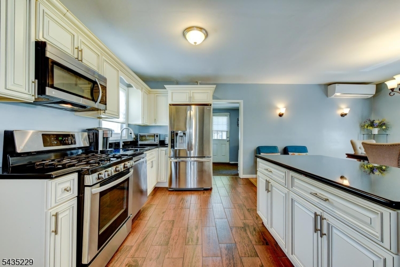 278 Centre St