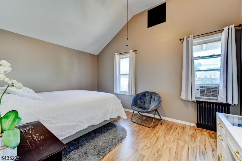 278 Centre St