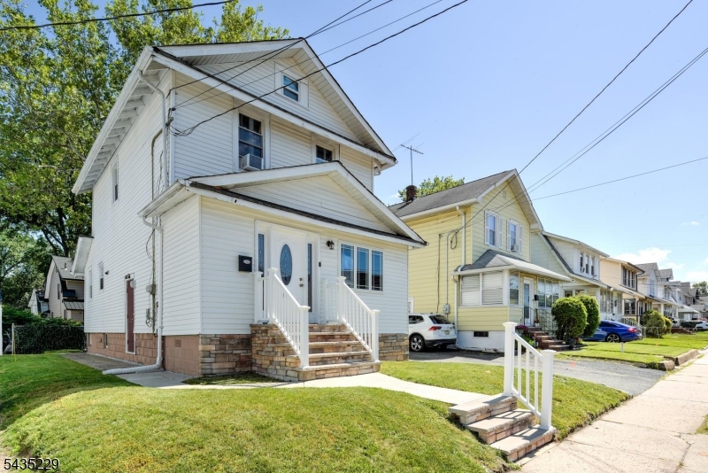 278 Centre St