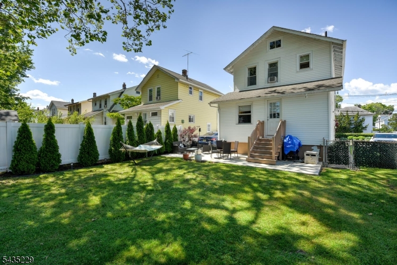 278 Centre St