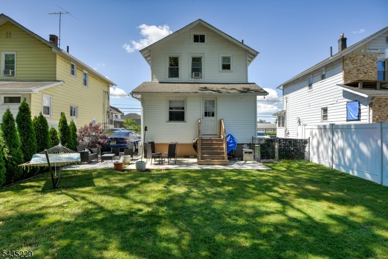 278 Centre St
