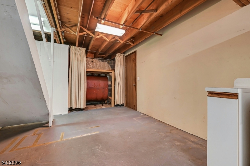 34 Sanders Rd