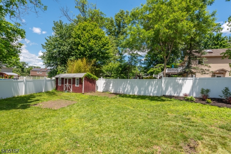 68 Mandeville Dr