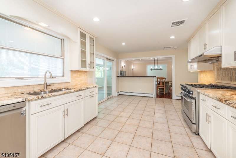68 Mandeville Dr