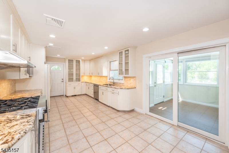 68 Mandeville Dr