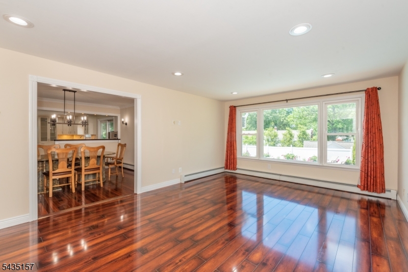 68 Mandeville Dr