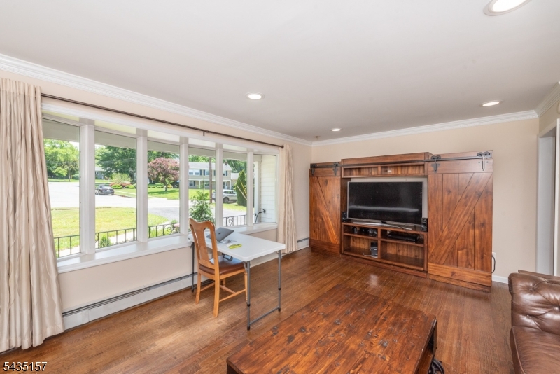 68 Mandeville Dr