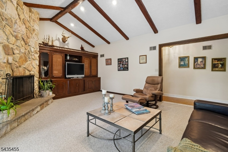 107 Arverne Rd