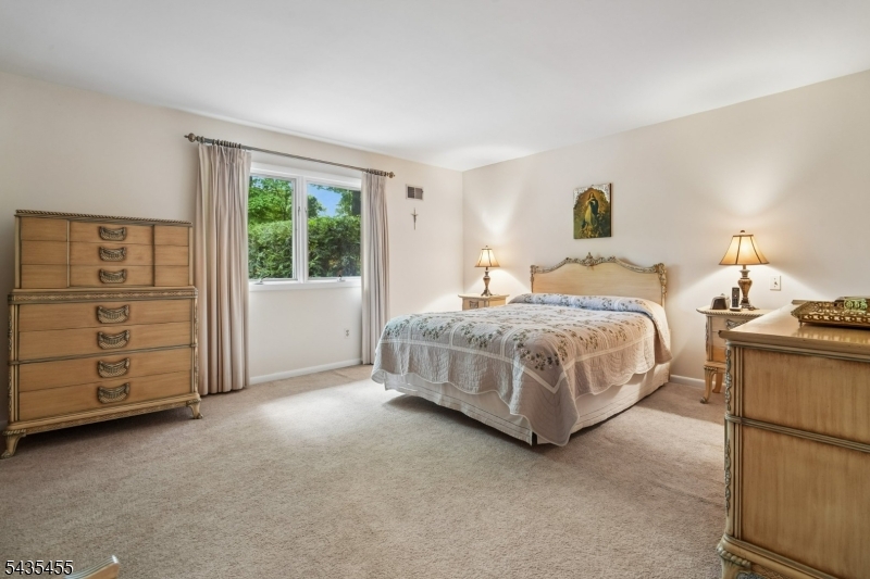 107 Arverne Rd