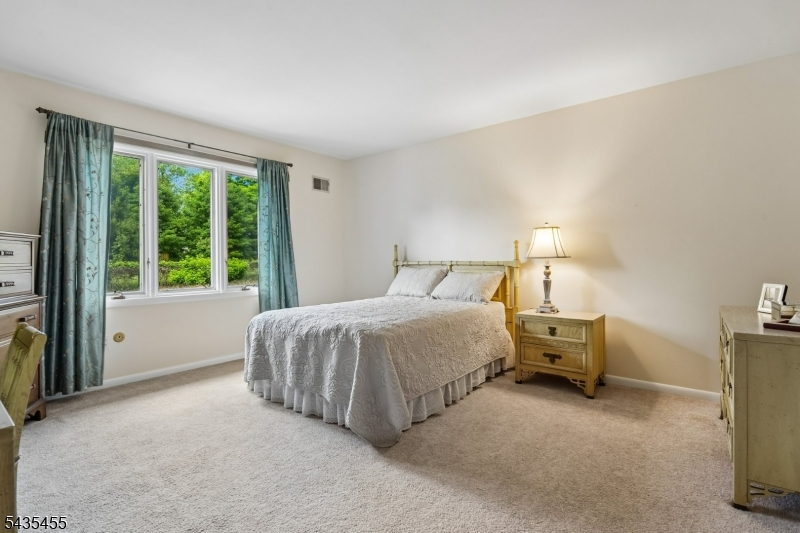 107 Arverne Rd