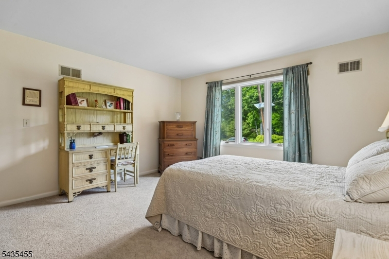 107 Arverne Rd