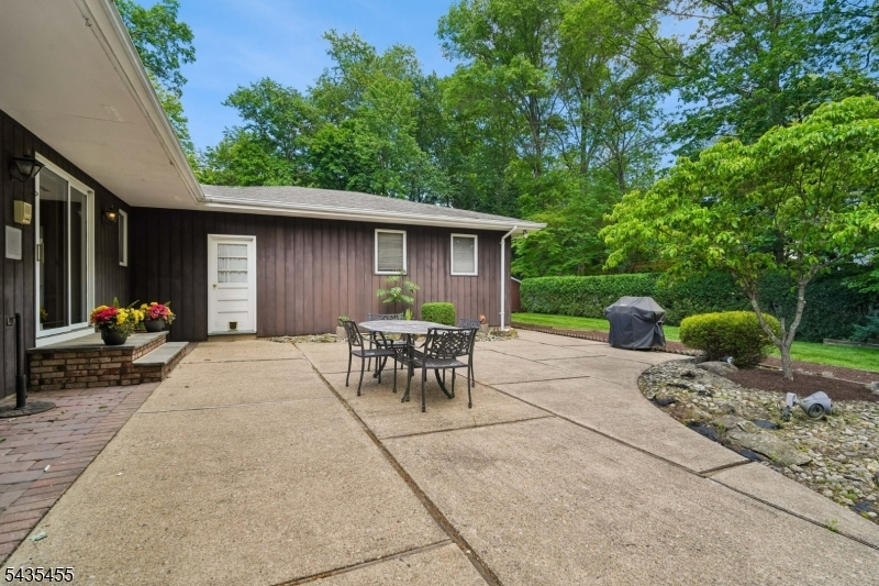 107 Arverne Rd