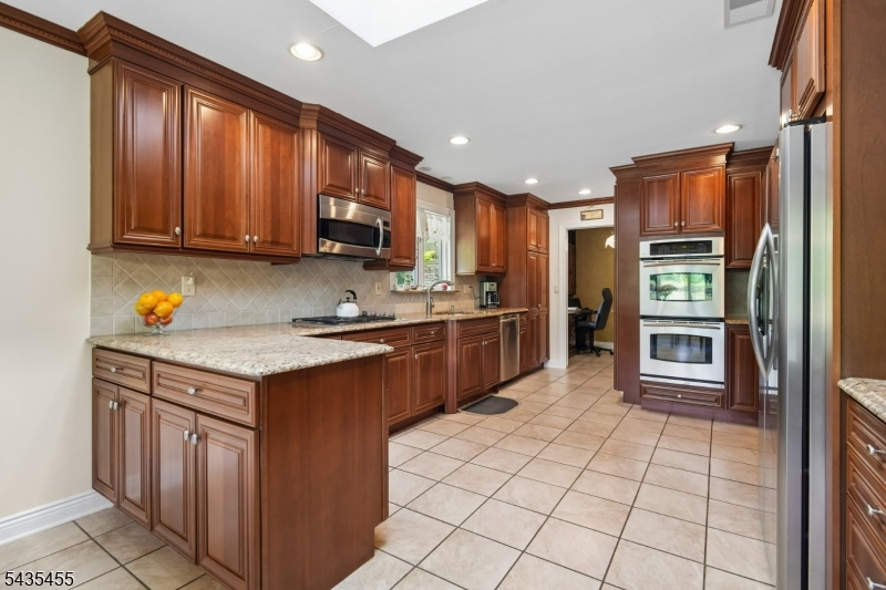 107 Arverne Rd