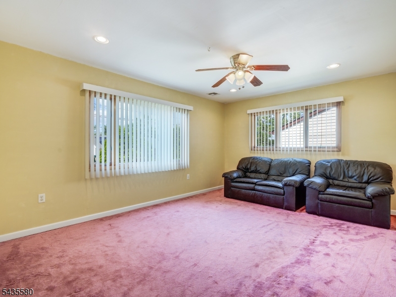 24 Winthrop Rd