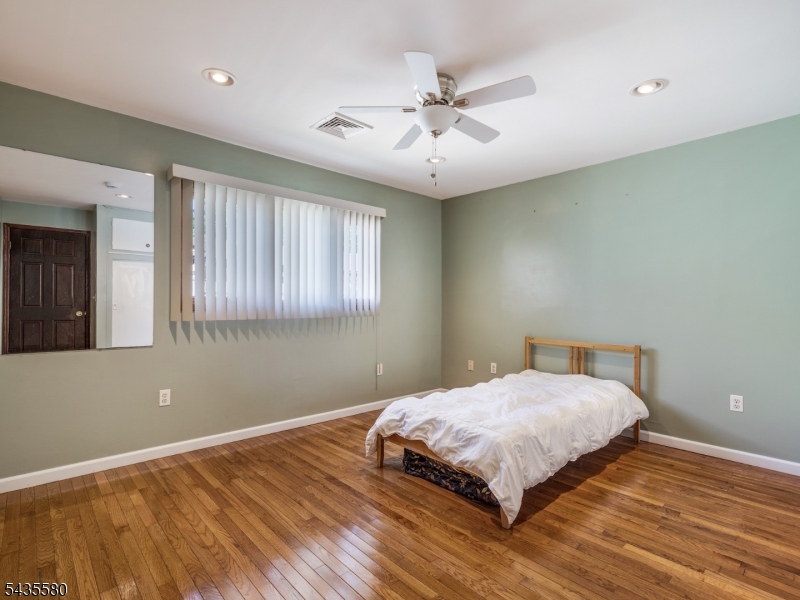 24 Winthrop Rd