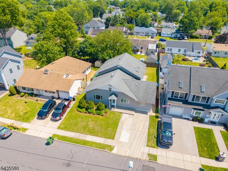 24 Winthrop Rd