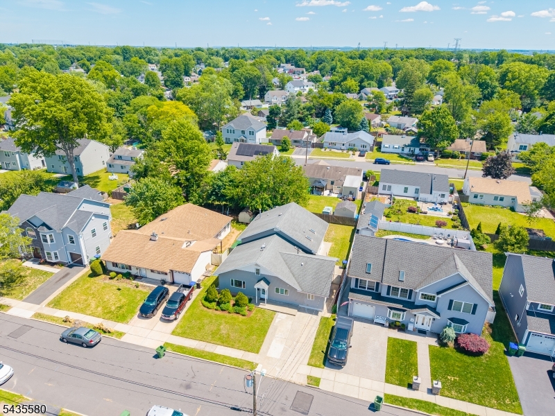 24 Winthrop Rd