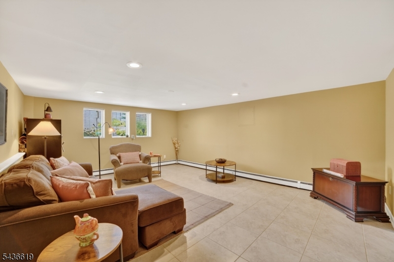 1 Lincoln Ave