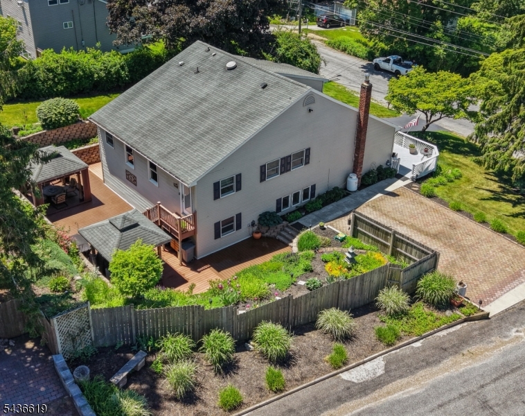 1 Lincoln Ave