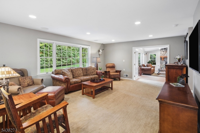 26 Longview Ave