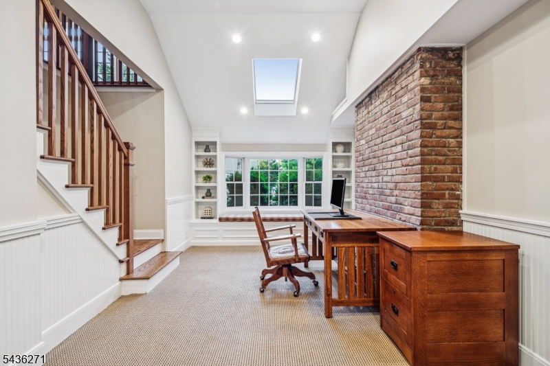 26 Longview Ave