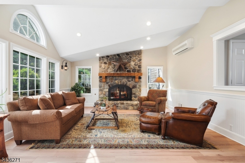 26 Longview Ave