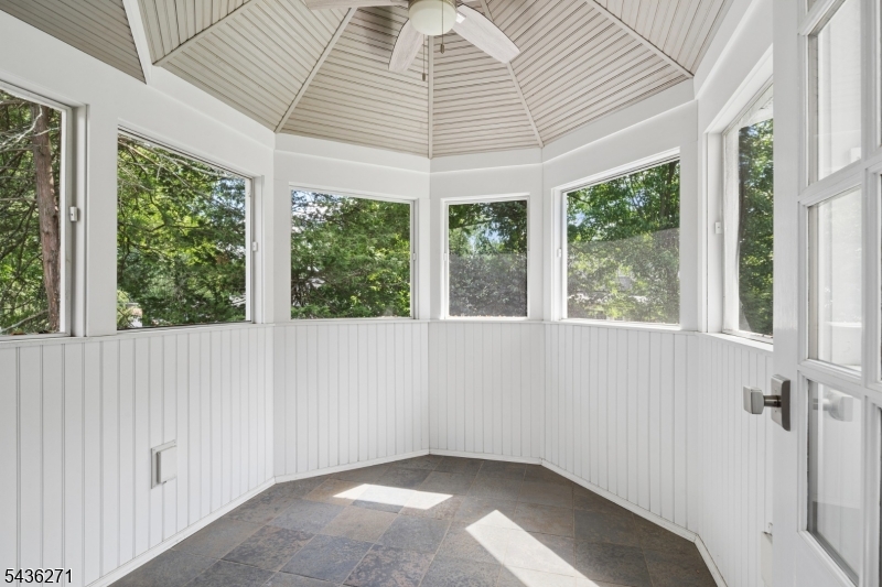 26 Longview Ave