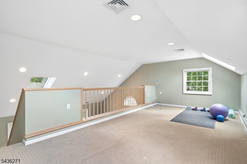 26 Longview Ave
