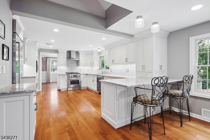 26 Longview Ave