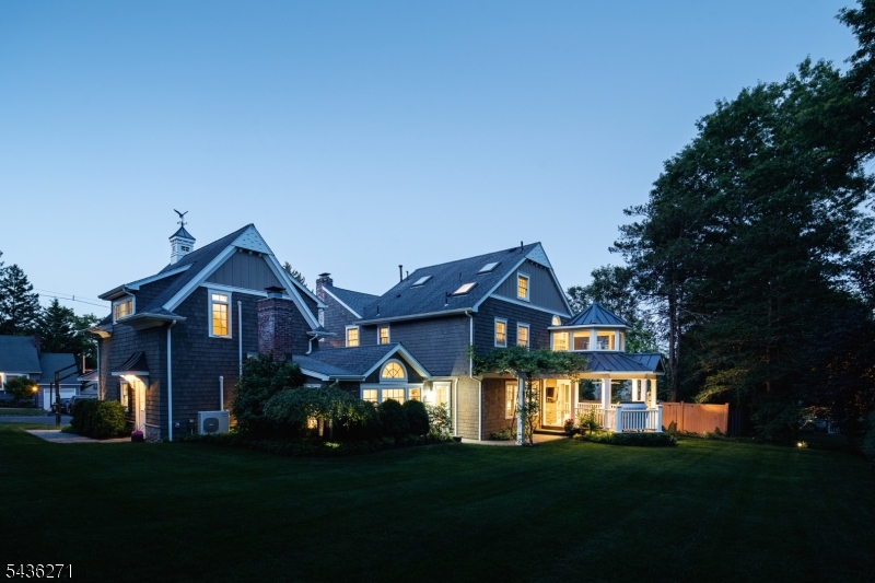 26 Longview Ave