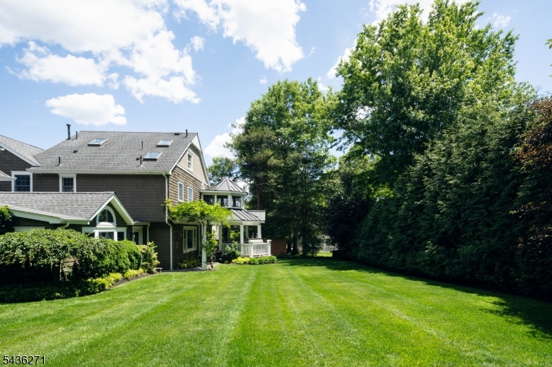 26 Longview Ave