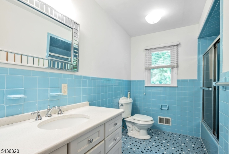 37 Wolfe Dr