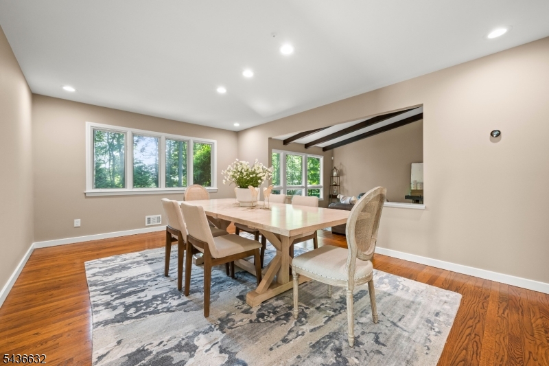 15 Heritage Ln