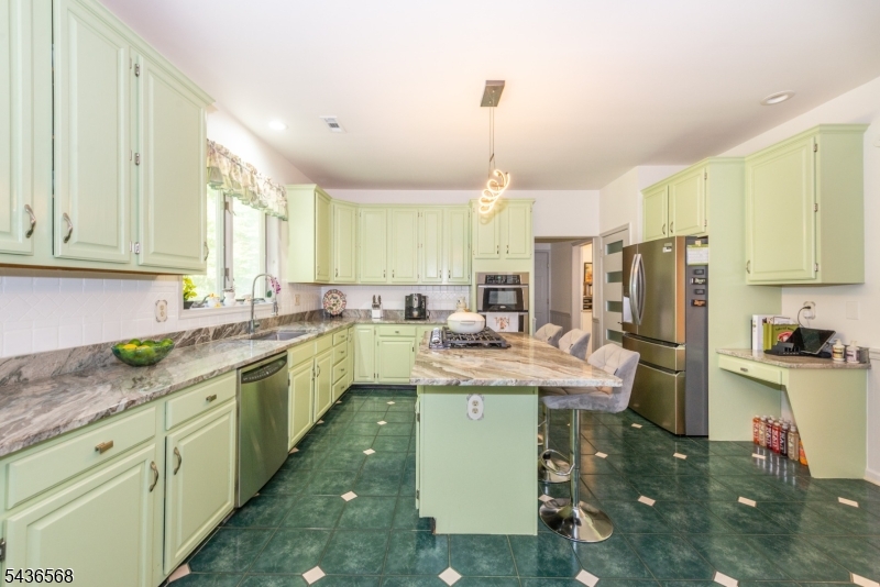 36 Waters Edge