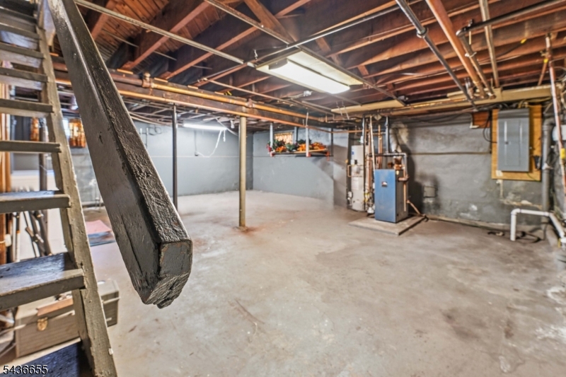 60 Summit Rd