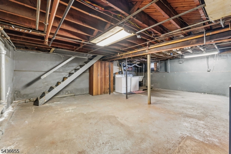 60 Summit Rd