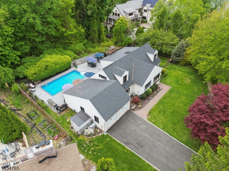 11 Auriemma Ct