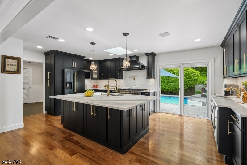 11 Auriemma Ct