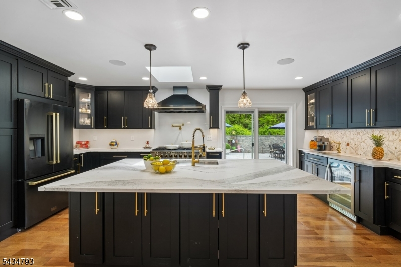 11 Auriemma Ct