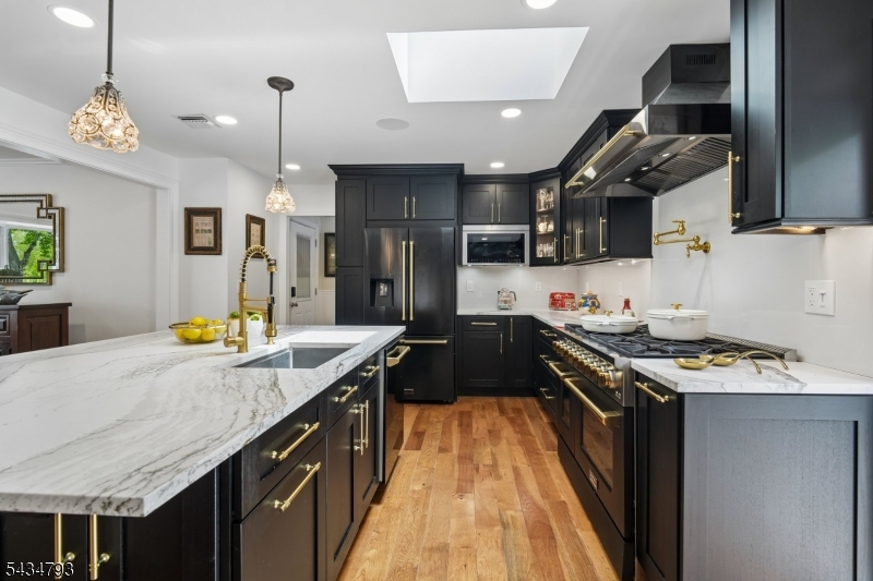 11 Auriemma Ct