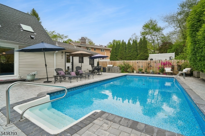 11 Auriemma Ct